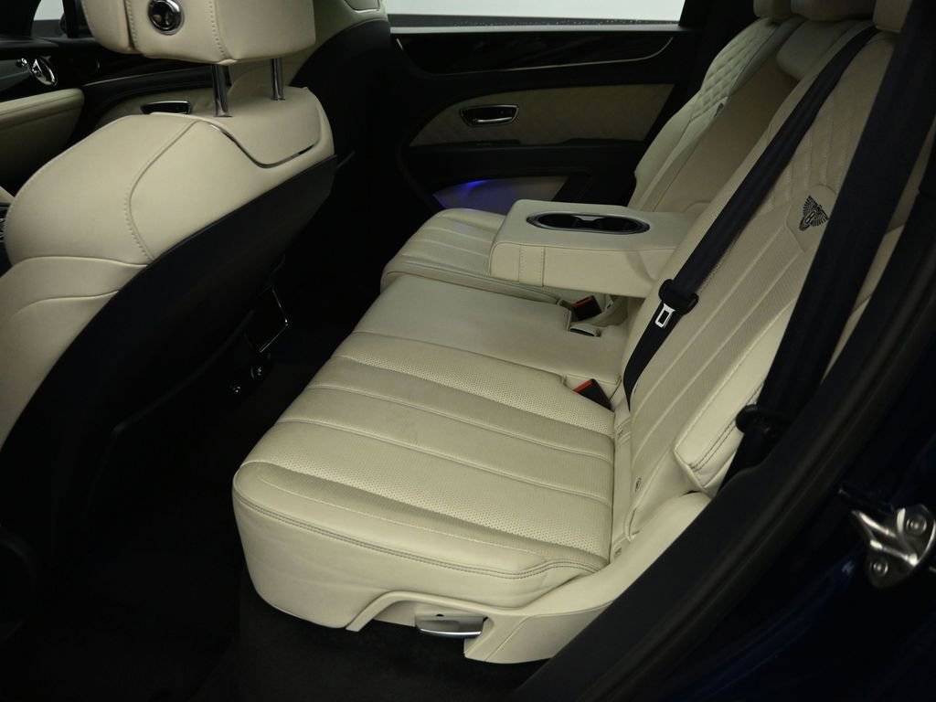 Used 2021 Bentley Bentayga image 22