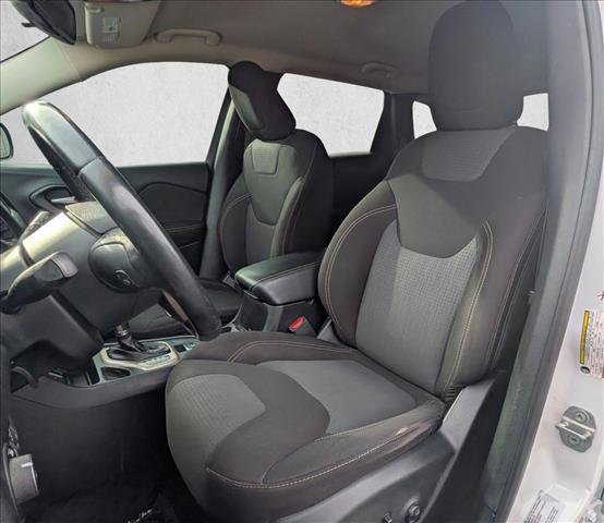 Used 2017 Jeep Cherokee Latitude w/ Comfort & Sound Group image 15