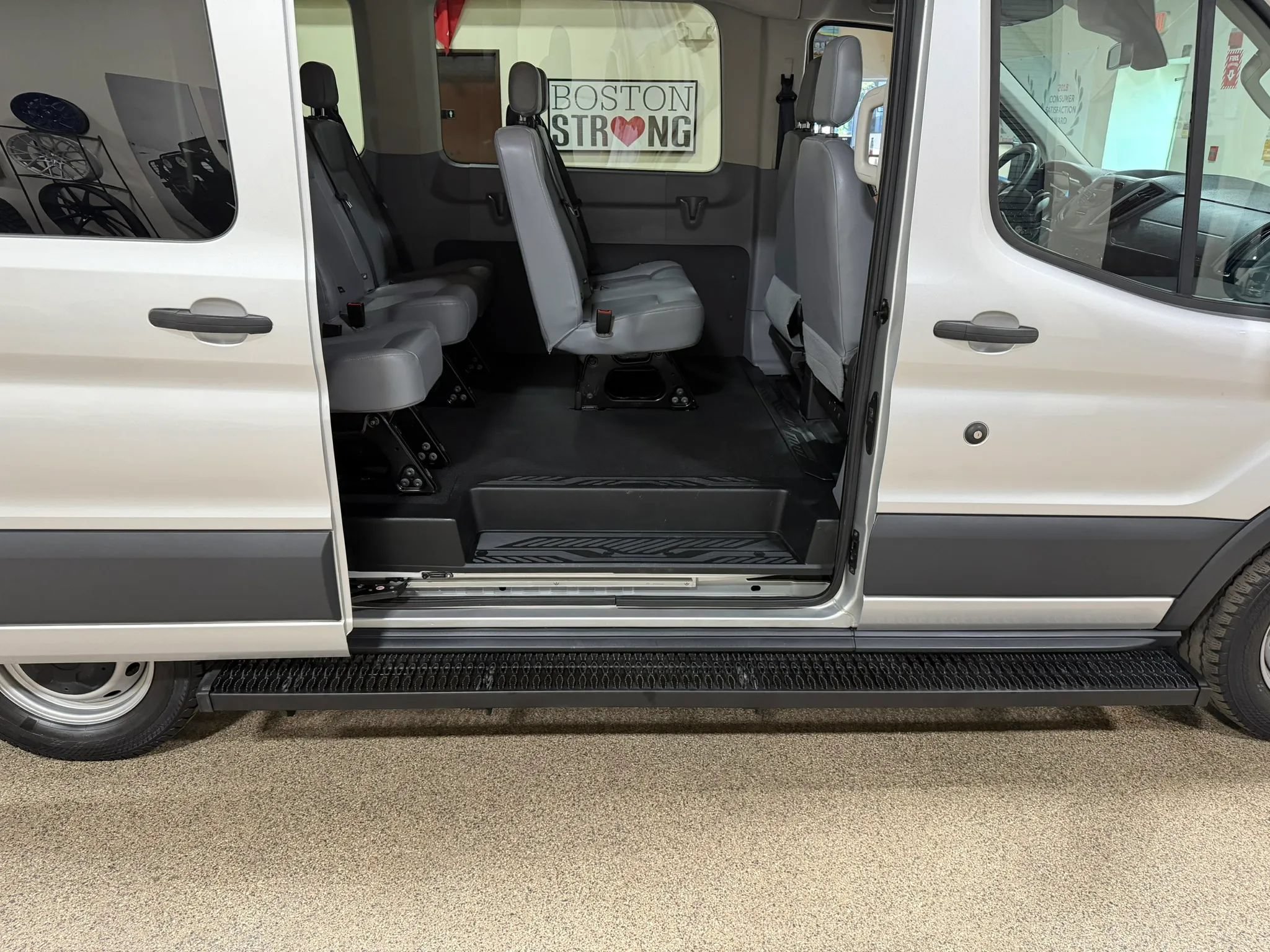Used 2015 Ford Transit 150 XL RWD image 27