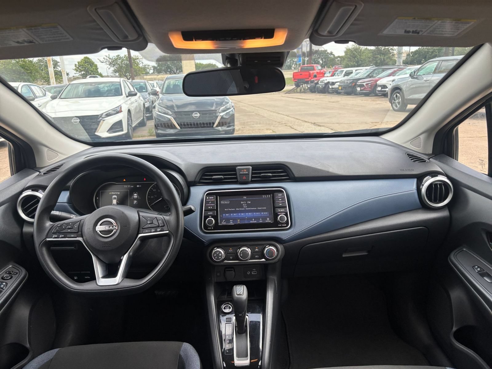 Used 2025 Nissan Versa SV FWD image 31