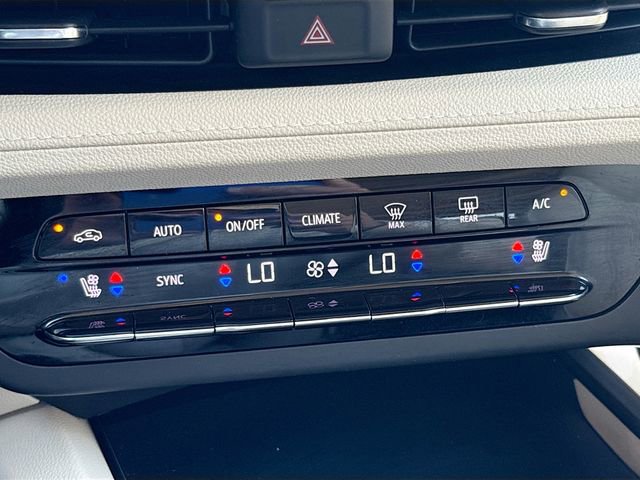 Used 2023 Buick Envision Avenir image 28