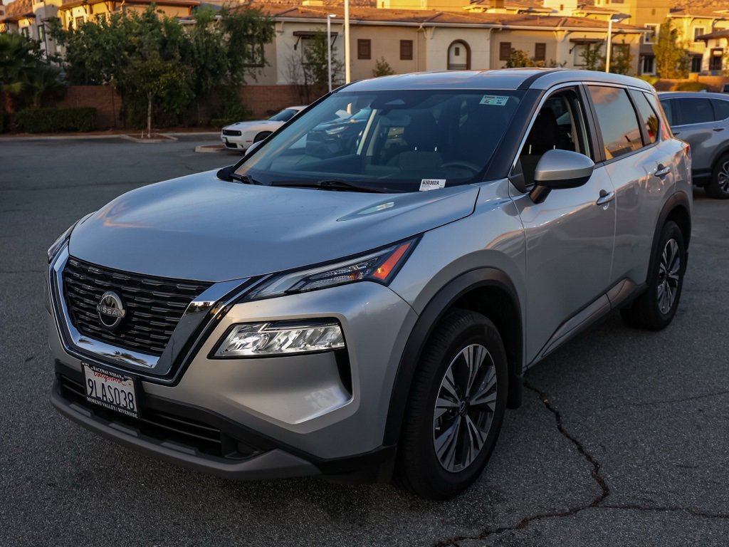 Used 2023 Nissan Rogue SV image 8