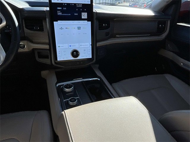 Used 2022 Ford Expedition Max Limited image 18