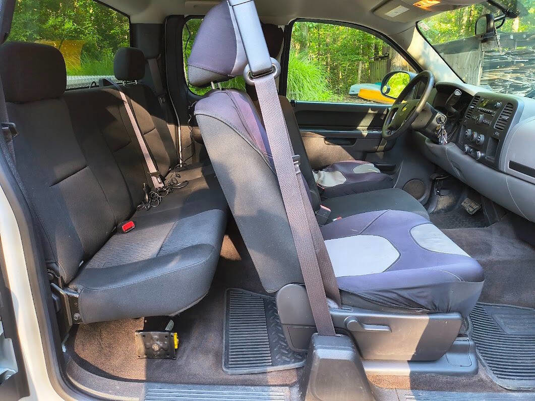 Used 2013 Chevrolet Silverado 1500 LS RWD image 2