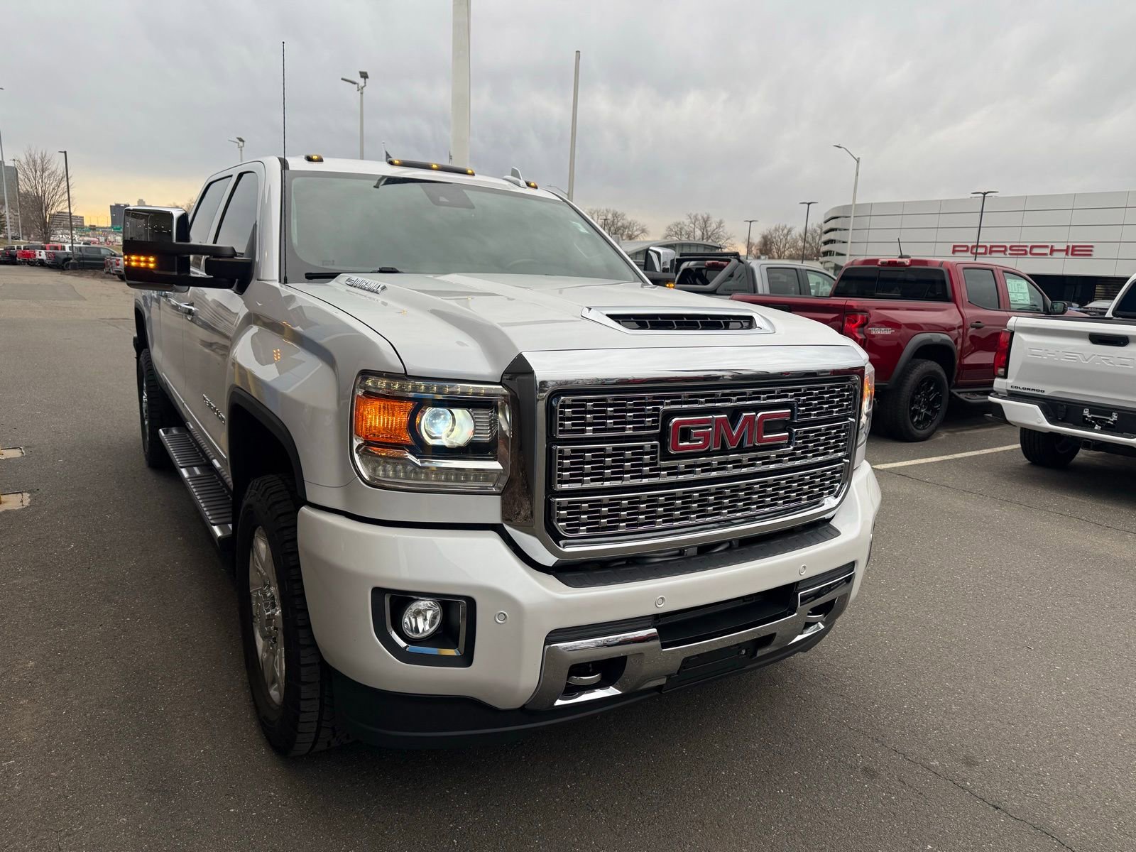 Used 2019 GMC Sierra 2500 Denali w/ Duramax Plus Package image 6