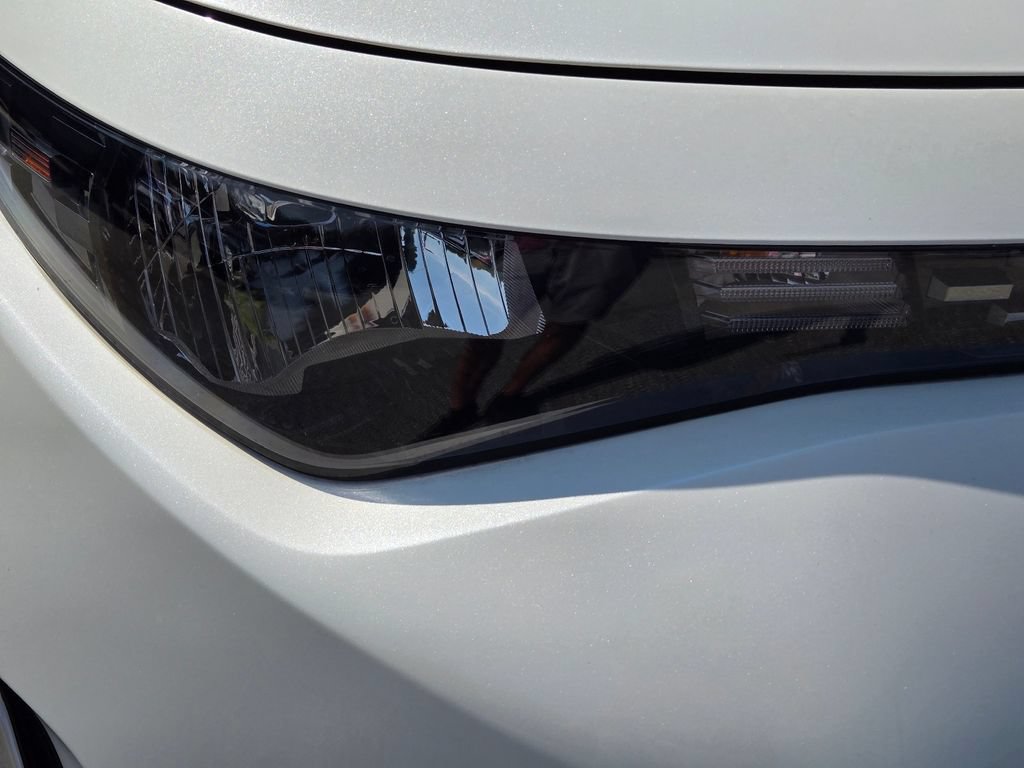 Certified 2025 Kia Soul LX w/ LX Technology Package FWD image 4