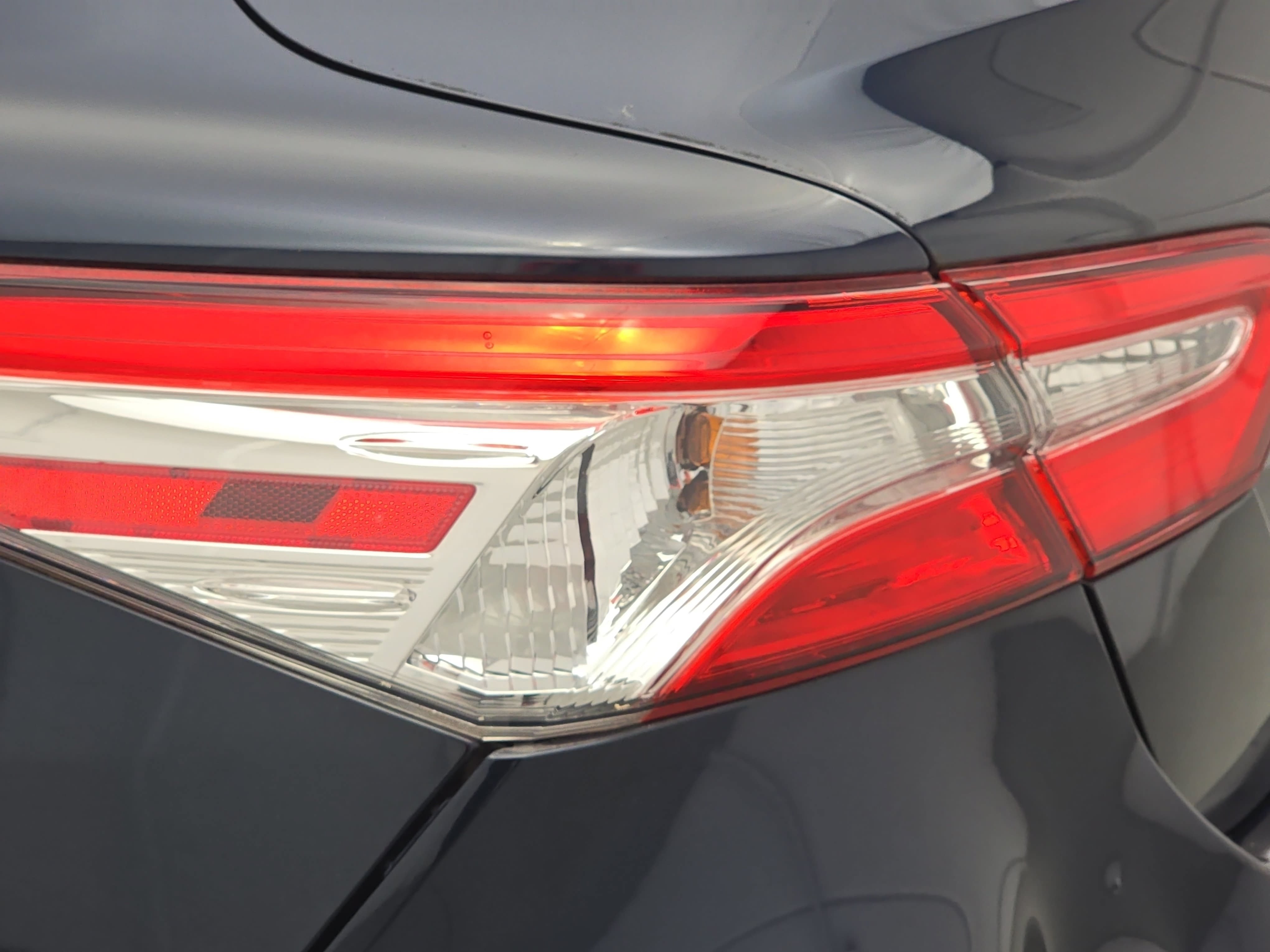 Used 2019 Toyota Camry LE FWD image 32
