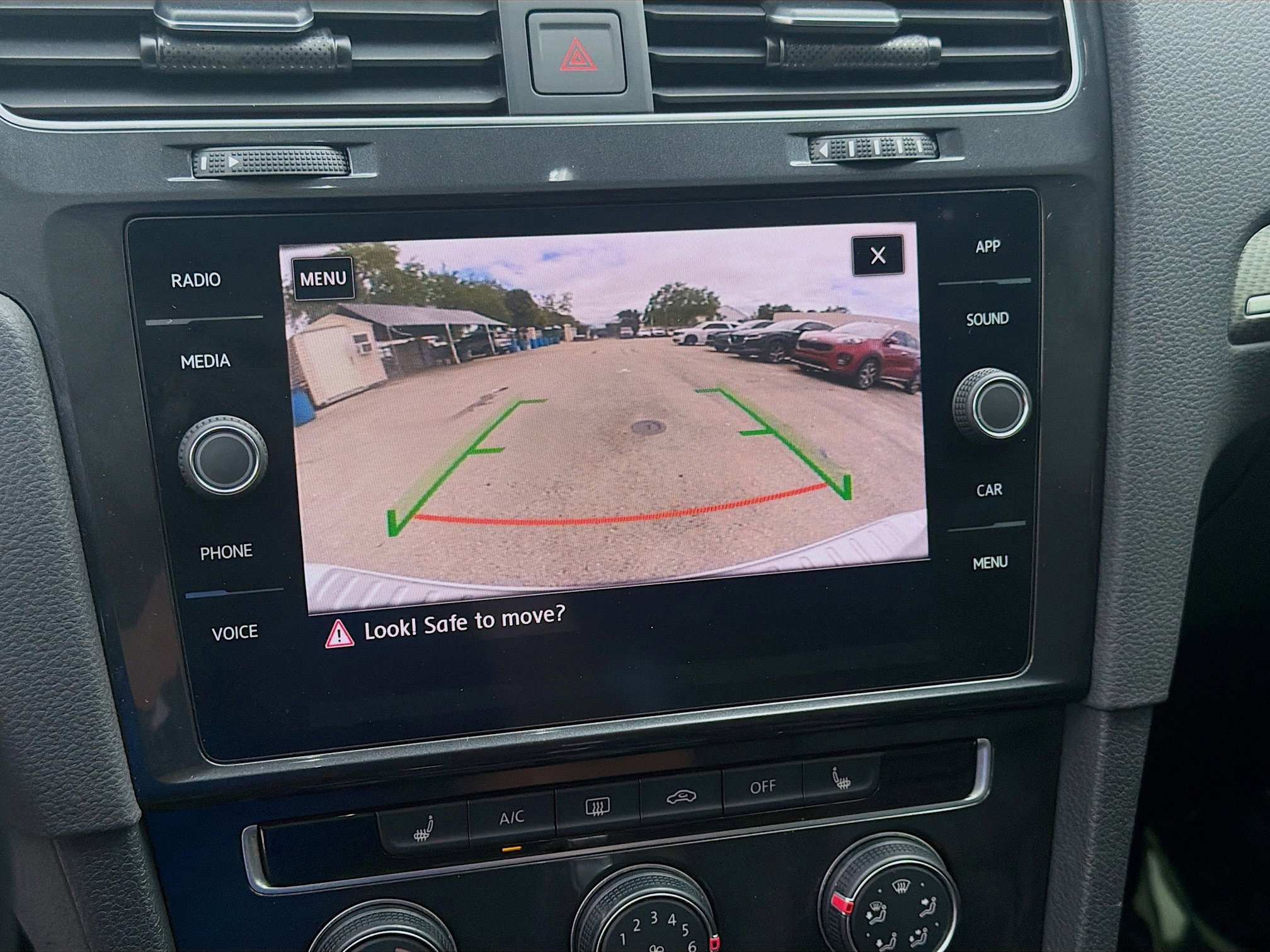 Used 2019 Volkswagen Golf Alltrack SE image 13