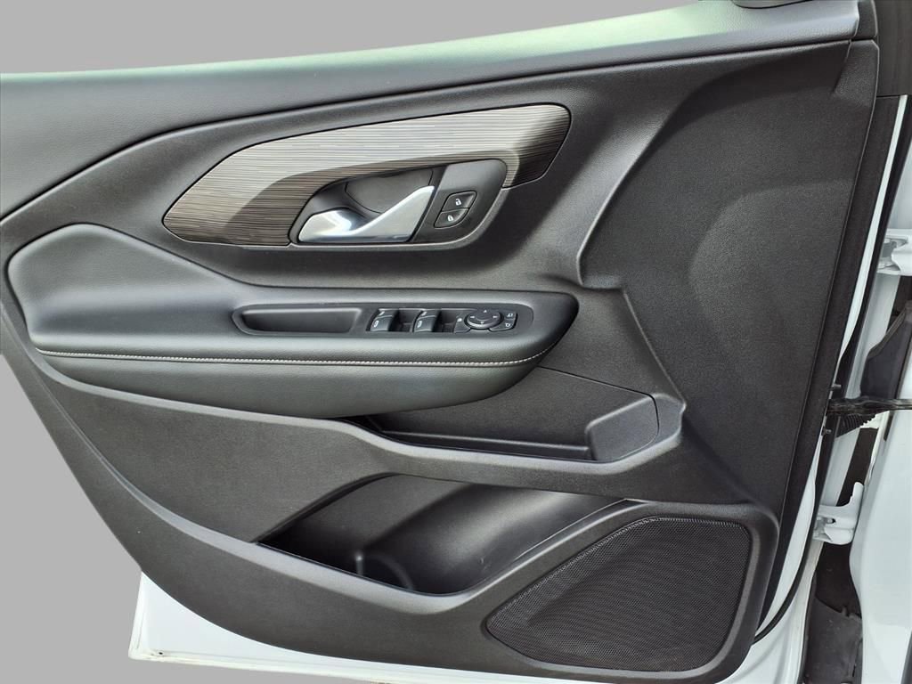 Used 2024 GMC Terrain SLE image 15