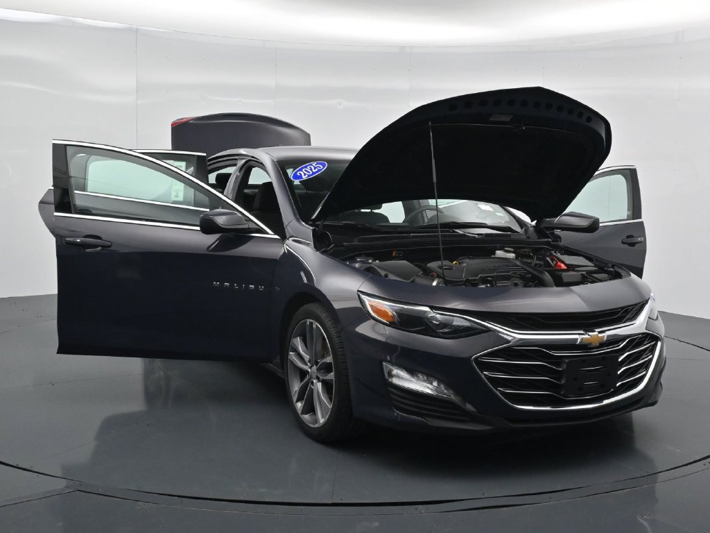 Used 2025 Chevrolet Malibu LT FWD image 35