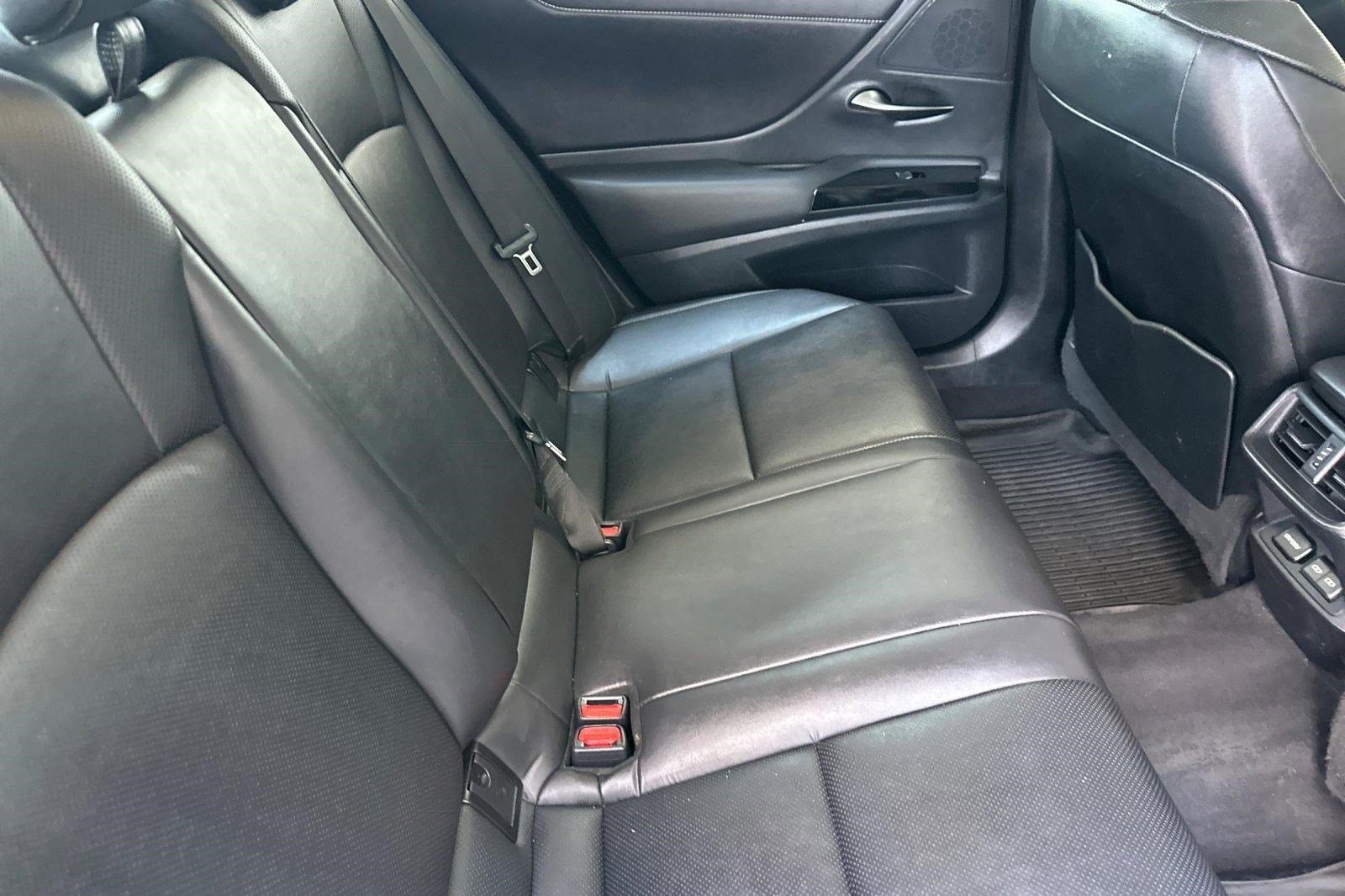 Used 2022 Lexus ES 300h w/ Accessory Package FWD image 28