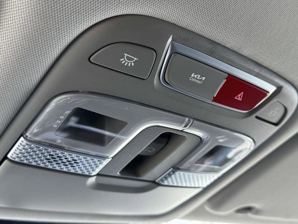 Used 2025 Kia Telluride S image 31