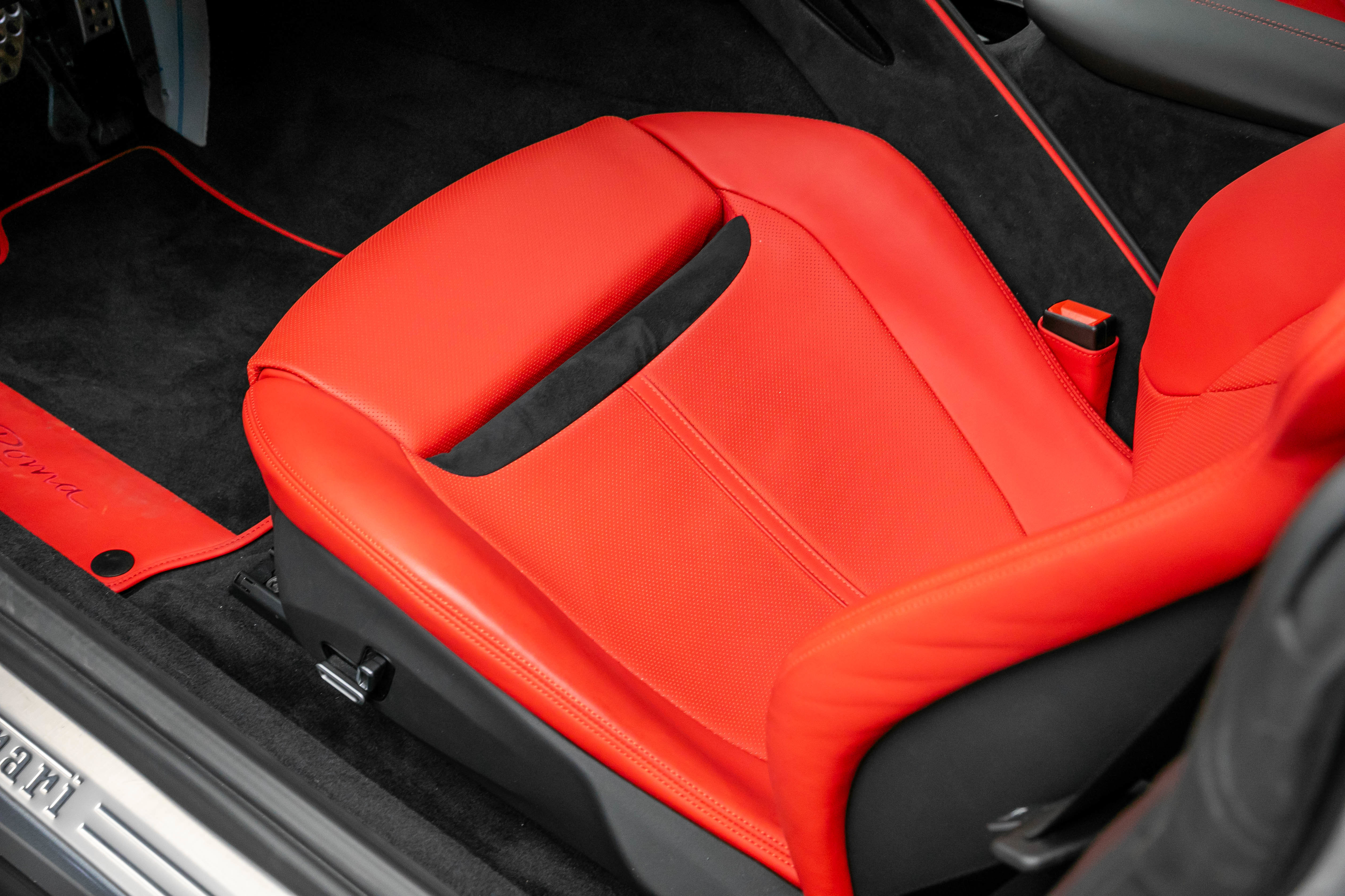 Certified 2024 Ferrari Roma image 19