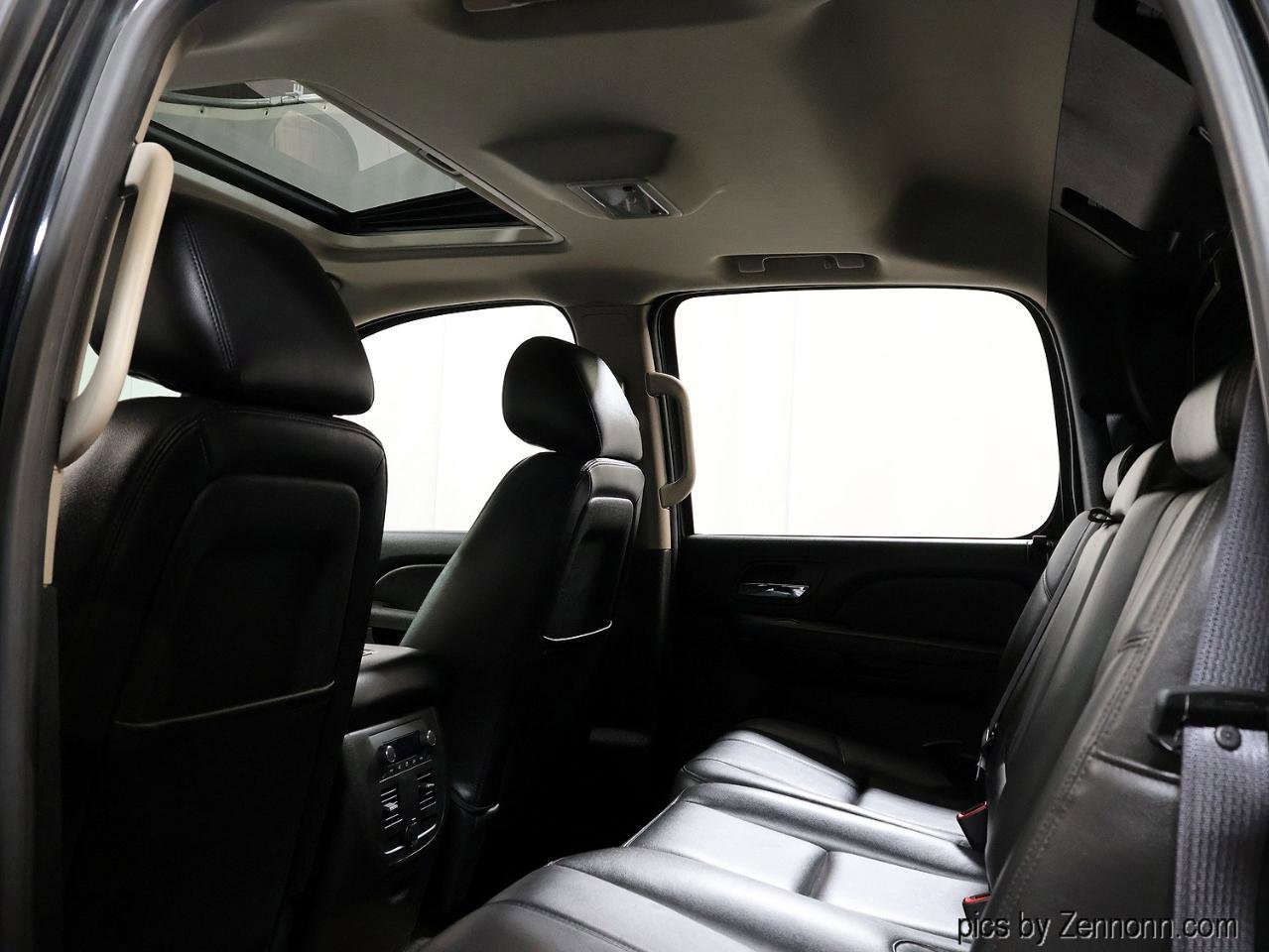 Used 2013 Chevrolet Avalanche LT w/ Suspension Package, Off-Road image 9