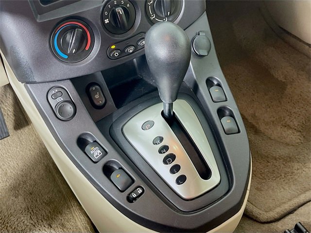 Used 2005 Saturn Vue 2WD w/ Appearance Pkg image 19