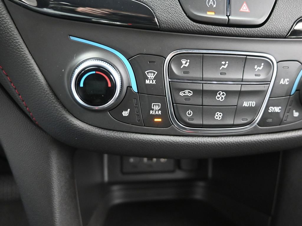 Used 2023 Chevrolet Equinox RS image 32