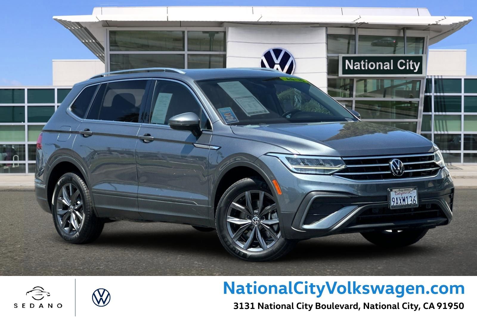 Used 2022 Volkswagen Tiguan SE w/ Panoramic Sunroof Package FWD image 1