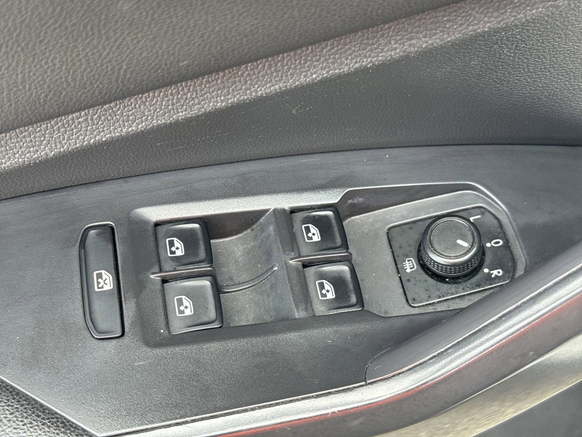 Used 2020 Volkswagen Jetta R-Line FWD image 15