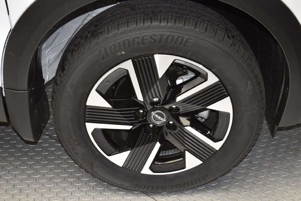 New 2026 Nissan Kicks SV w/ SV Premium Package AWD/4WD image 36