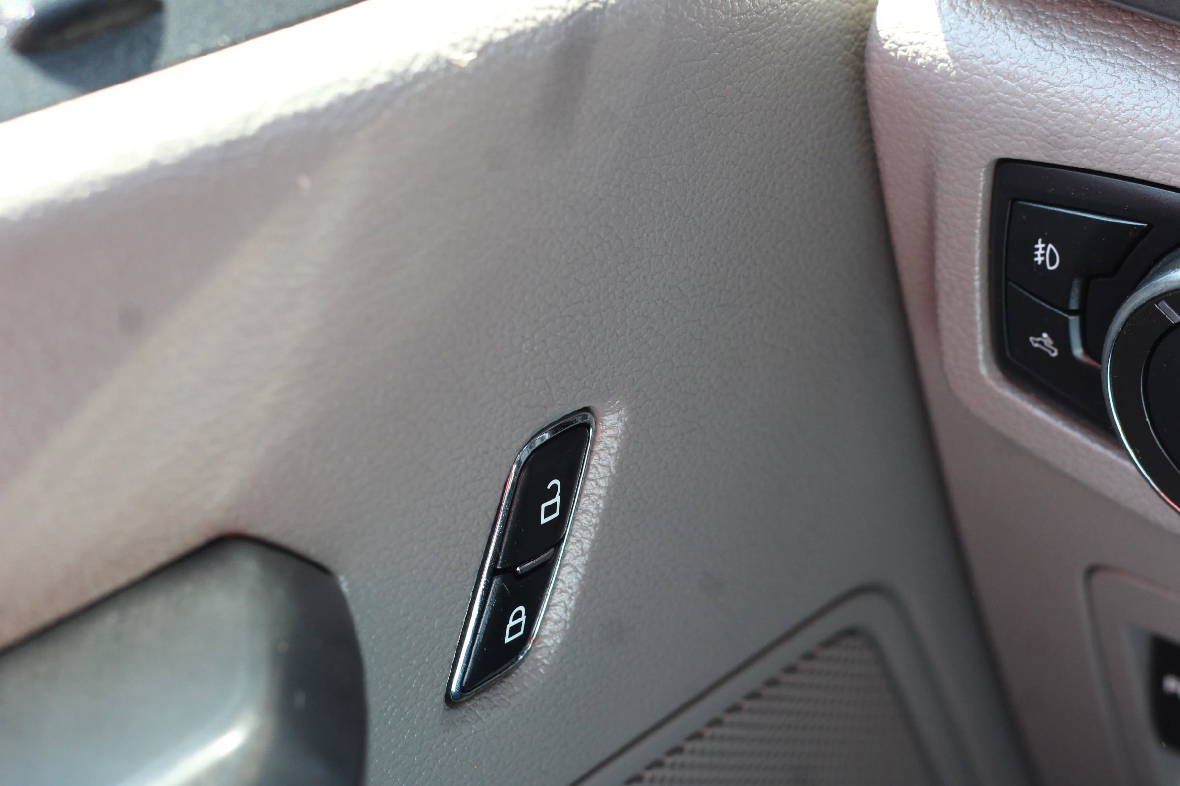 Used 2016 Ford F150 XLT w/ Trailer Tow Package image 22