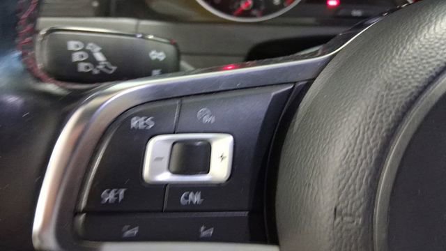 Used 2016 Volkswagen Golf 4-Door image 27