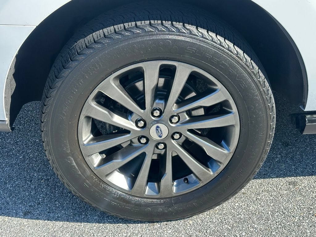 Used 2021 Ford Expedition Limited AWD/4WD image 9