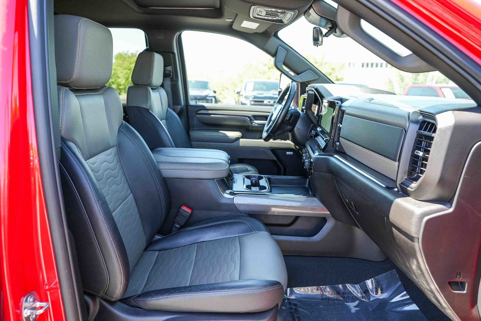 Used 2024 Chevrolet Silverado 2500 ZR2 w/ Technology Package AWD/4WD image 17