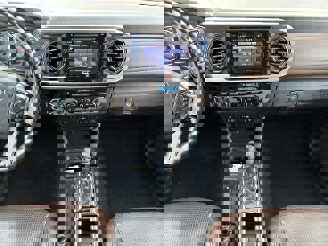 Used 2017 Toyota Tacoma Limited image 17