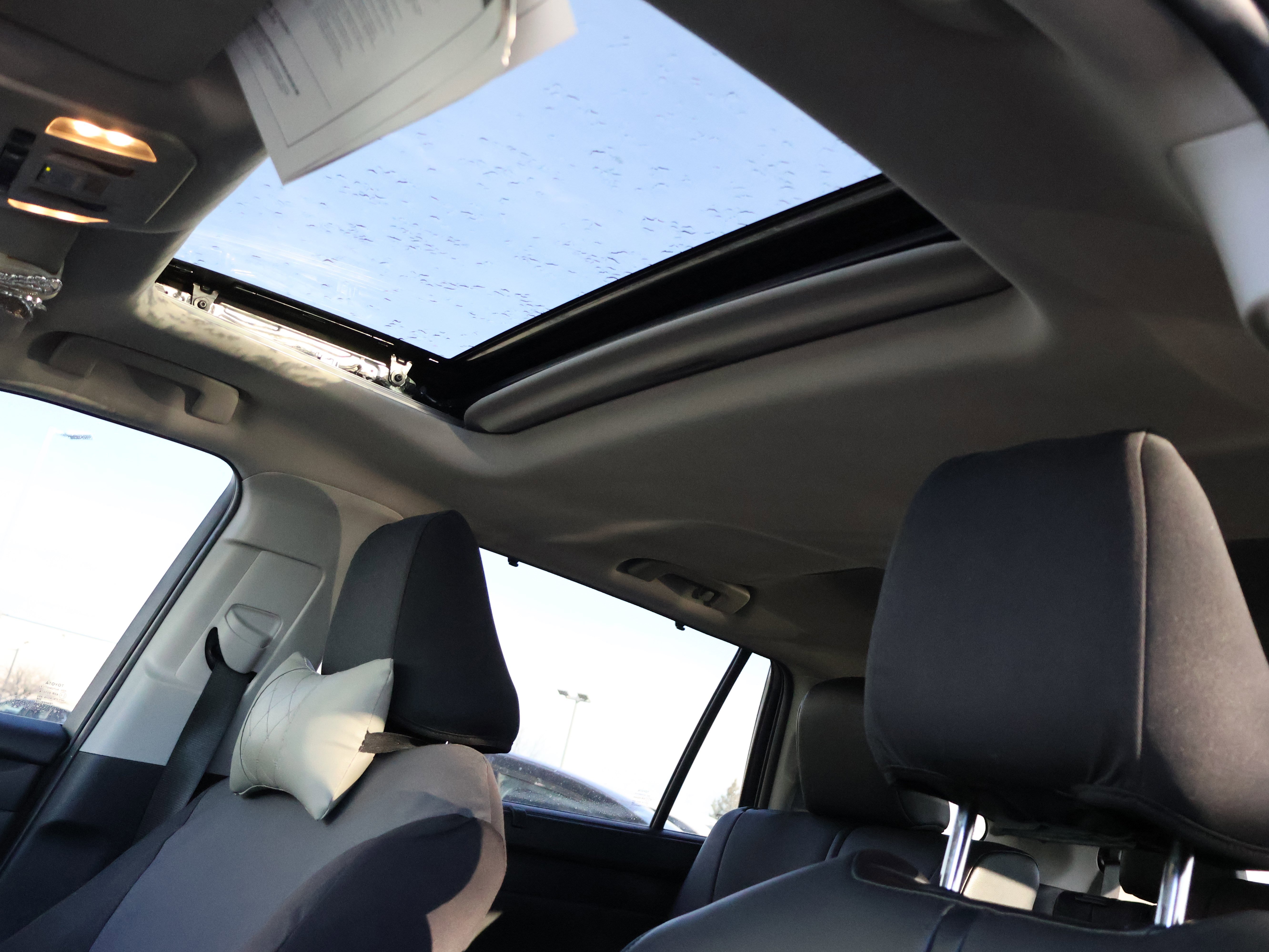 Used 2020 Toyota Highlander XLE image 39