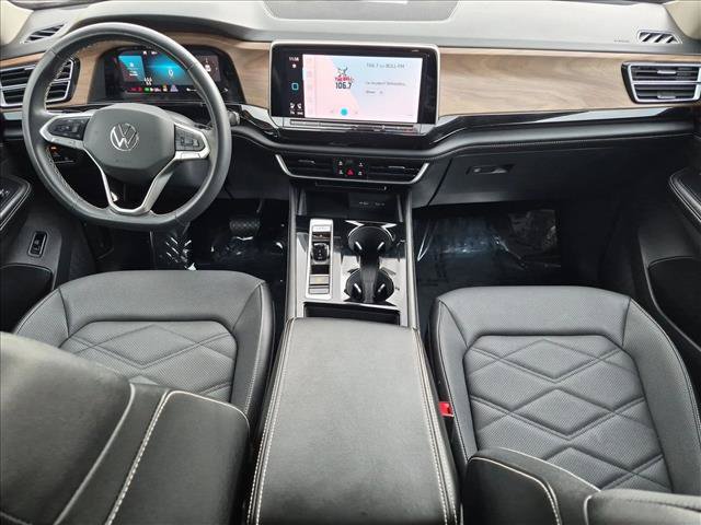 Used 2024 Volkswagen Atlas SE AWD/4WD image 17