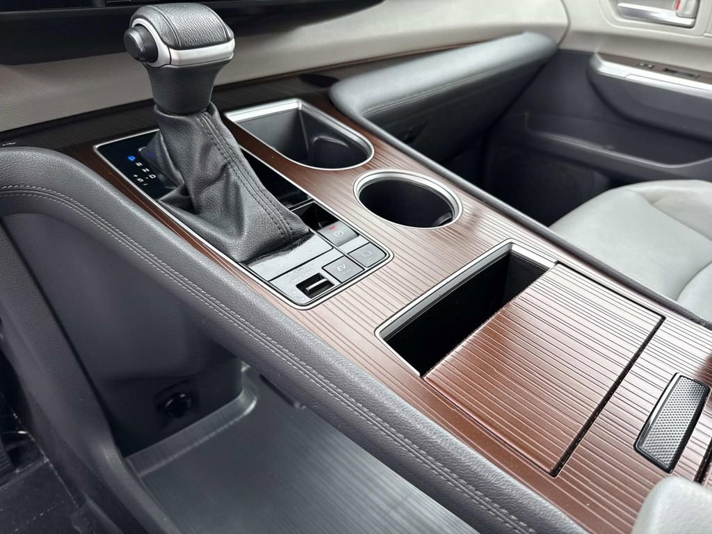 Used 2023 Toyota Sienna XLE image 34