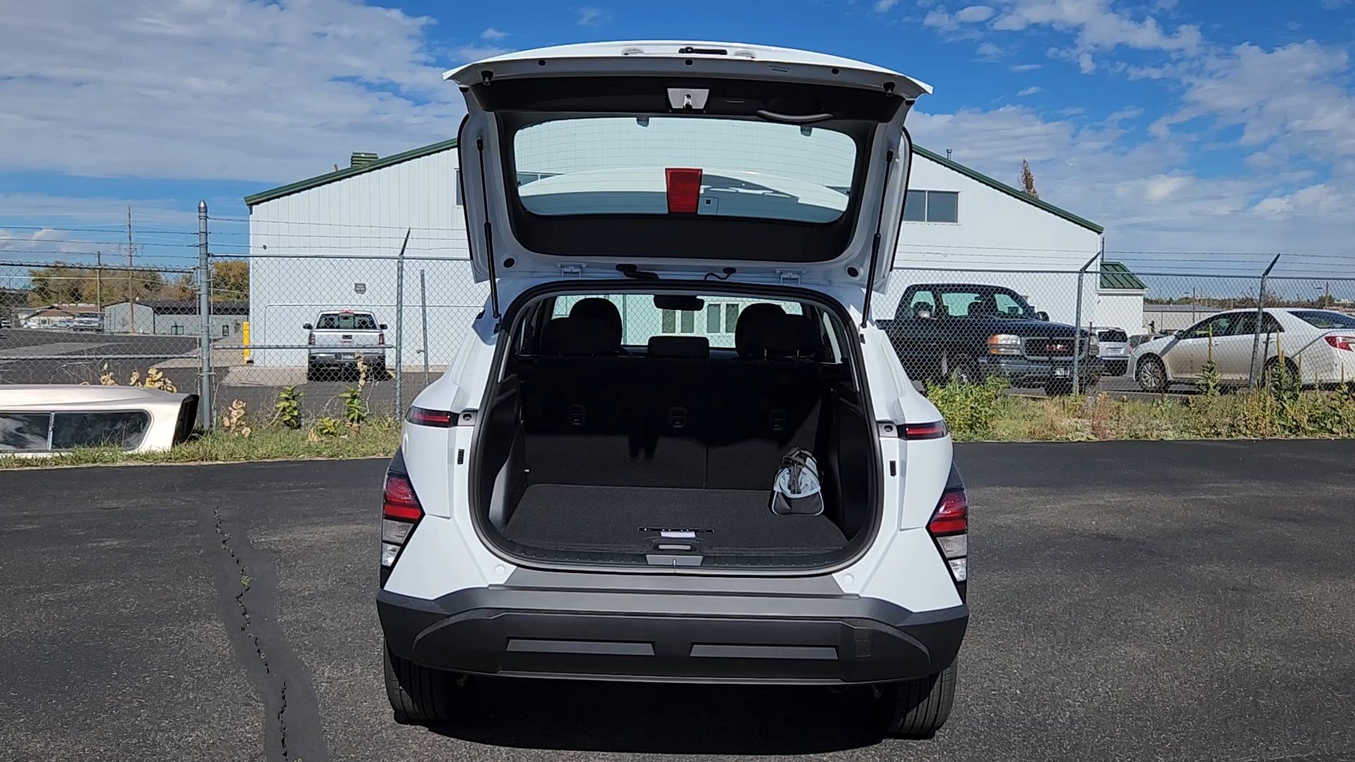 New 2026 Hyundai Kona SE image 18