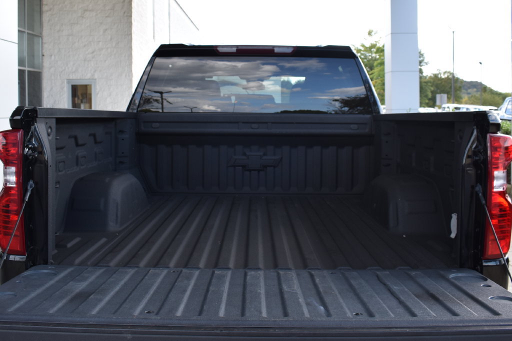 Used 2024 Chevrolet Silverado 1500 LT AWD/4WD image 11