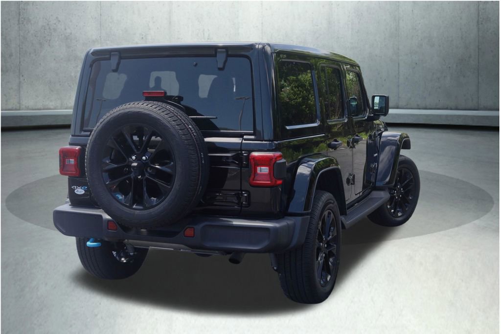 Used 2022 Jeep Wrangler Unlimited Sahara w/ Cold Weather Group AWD/4WD image 10