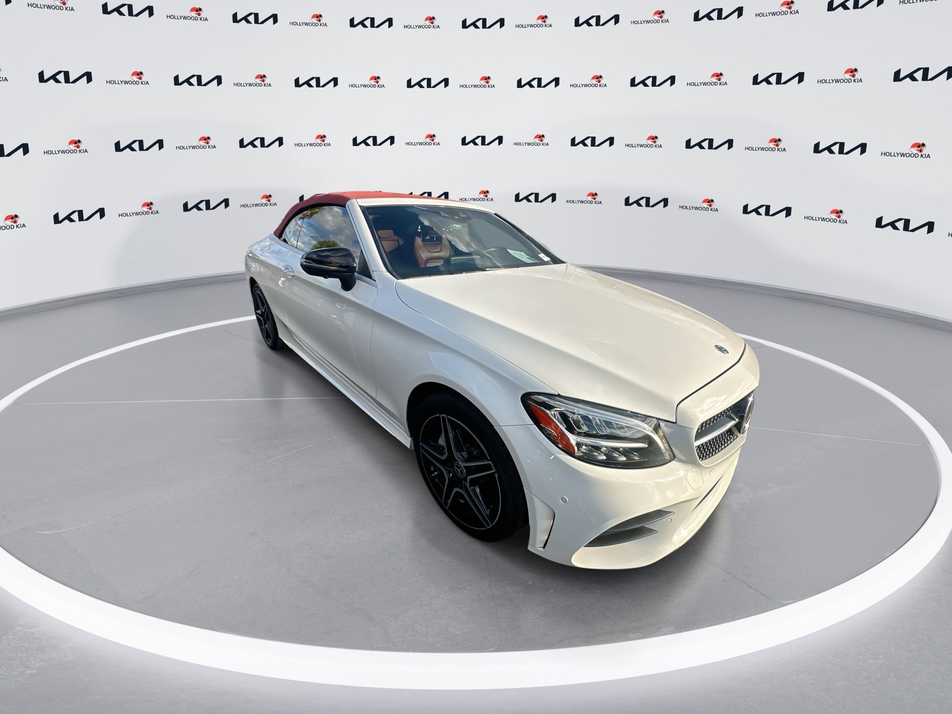 Used 2020 Mercedes-Benz C 300 4MATIC Cabriolet image 2