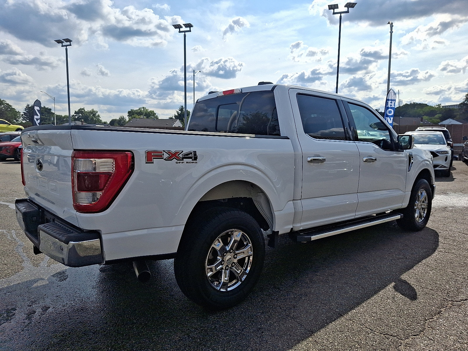 Used 2022 Ford F150 Lariat w/ Equipment Group 502A High image 4