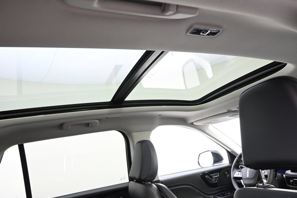 New 2026 Lincoln Aviator Reserve w/ Jet Appearance Package AWD/4WD image 17