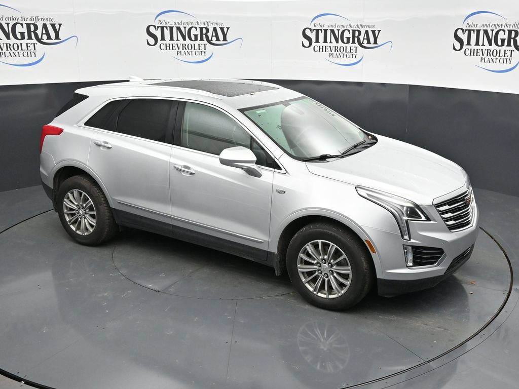 Used 2017 Cadillac XT5 Luxury w/ Driver Awareness Package FWD image 18