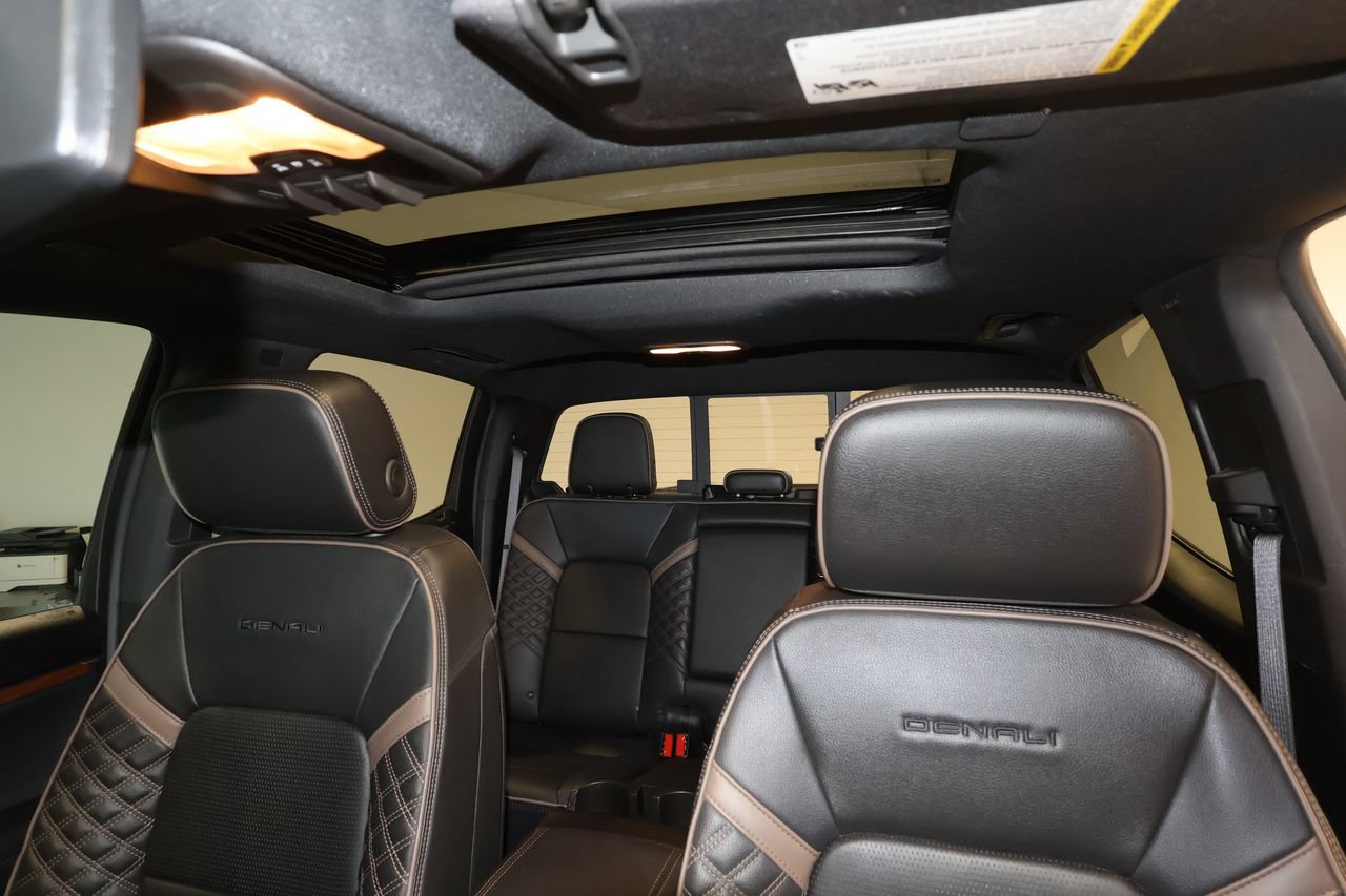 Certified 2023 GMC Canyon Denali w/ Denali Black Edition AWD/4WD image 17