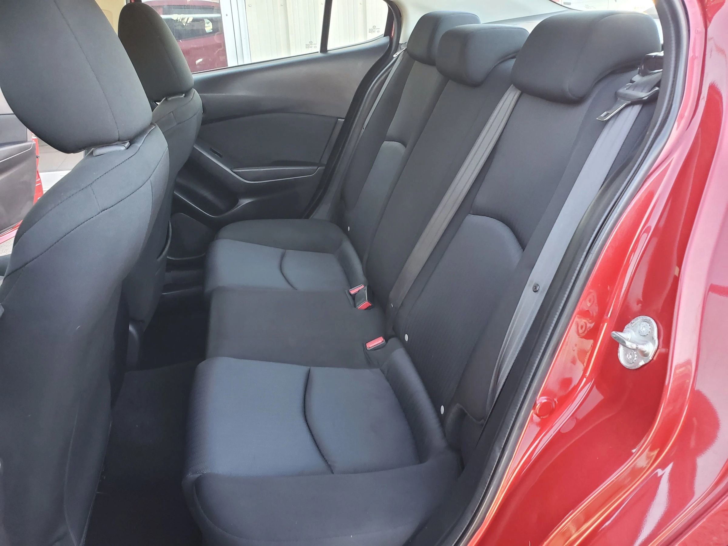 Used 2016 MAZDA MAZDA3 i Sport image 26