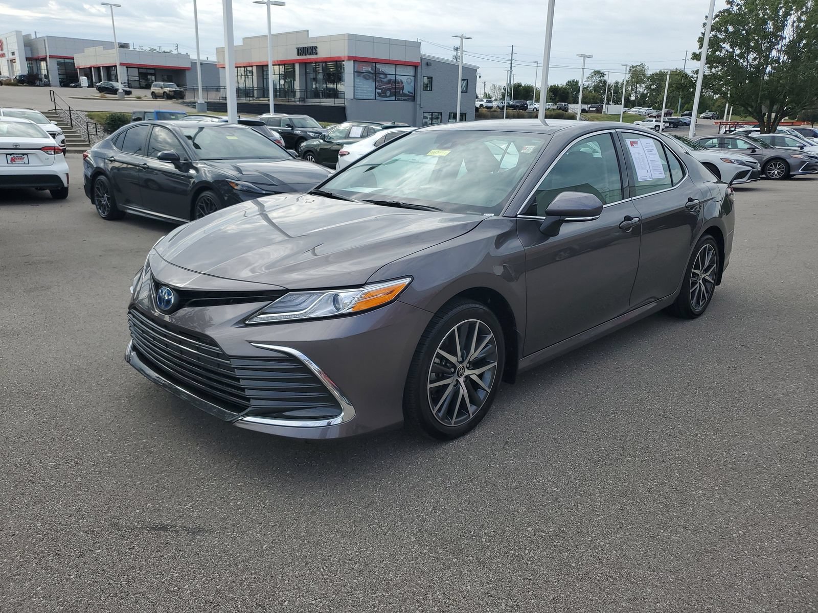 Used 2024 Toyota Camry XLE w/ Cold Weather Package FWD image 2