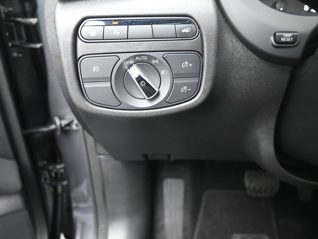 Used 2024 INFINITI QX50 Sport image 16