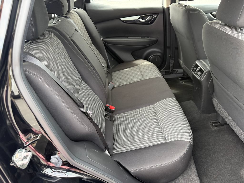 Used 2019 Nissan Rogue Sport SV w/ Technology Package AWD/4WD image 17