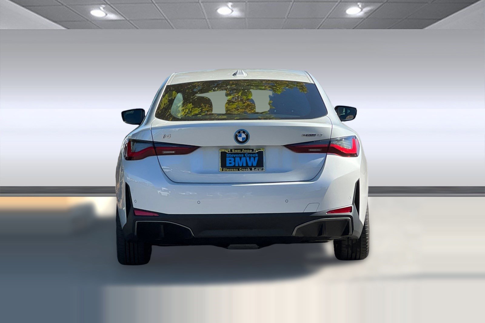 Used 2025 BMW i4 eDrive40 w/ Premium Package RWD image 9