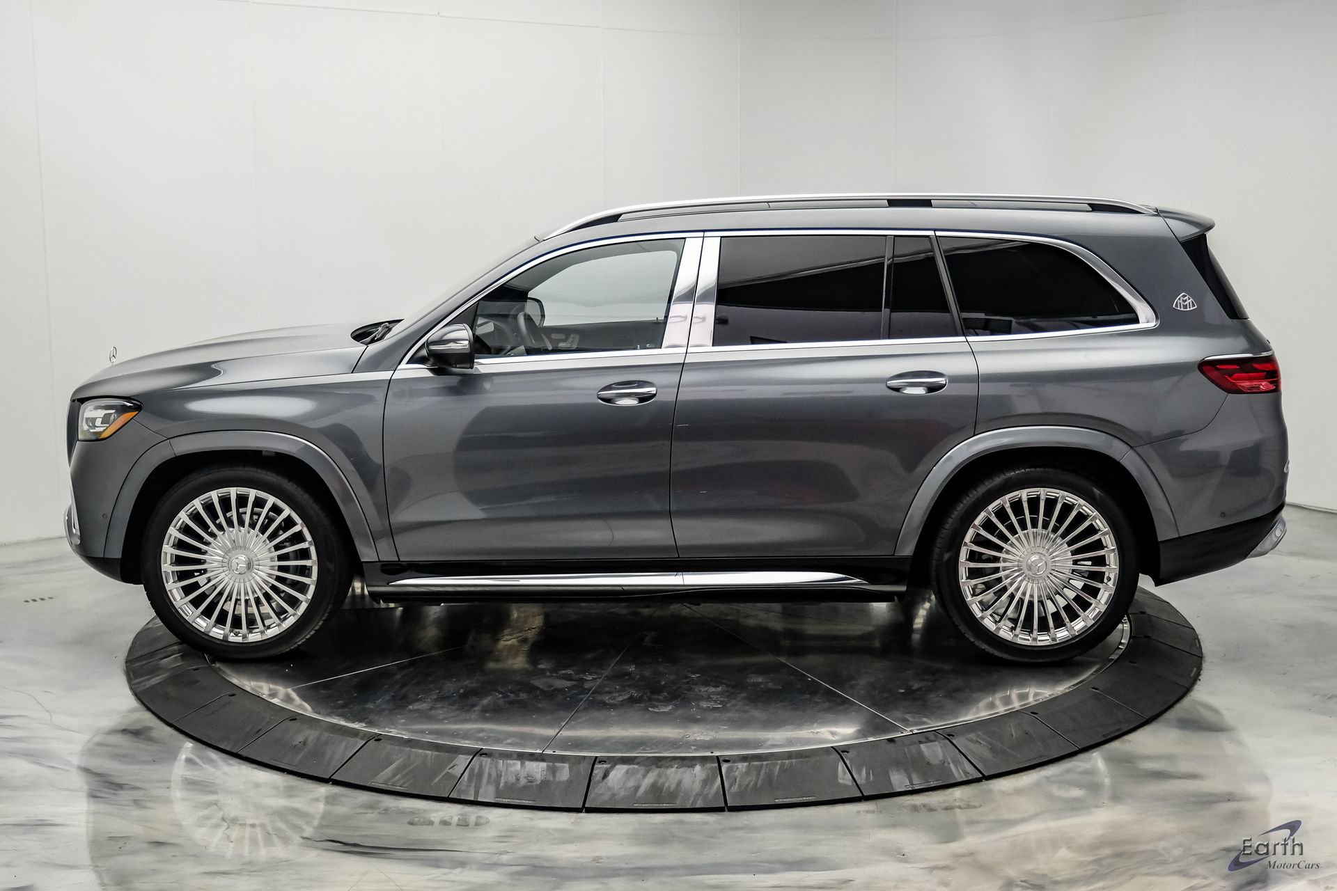Used 2024 Mercedes-Benz Maybach GLS 600 4MATIC image 9