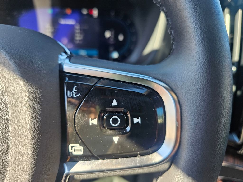 Certified 2024 Volvo XC60 B5 Plus image 23