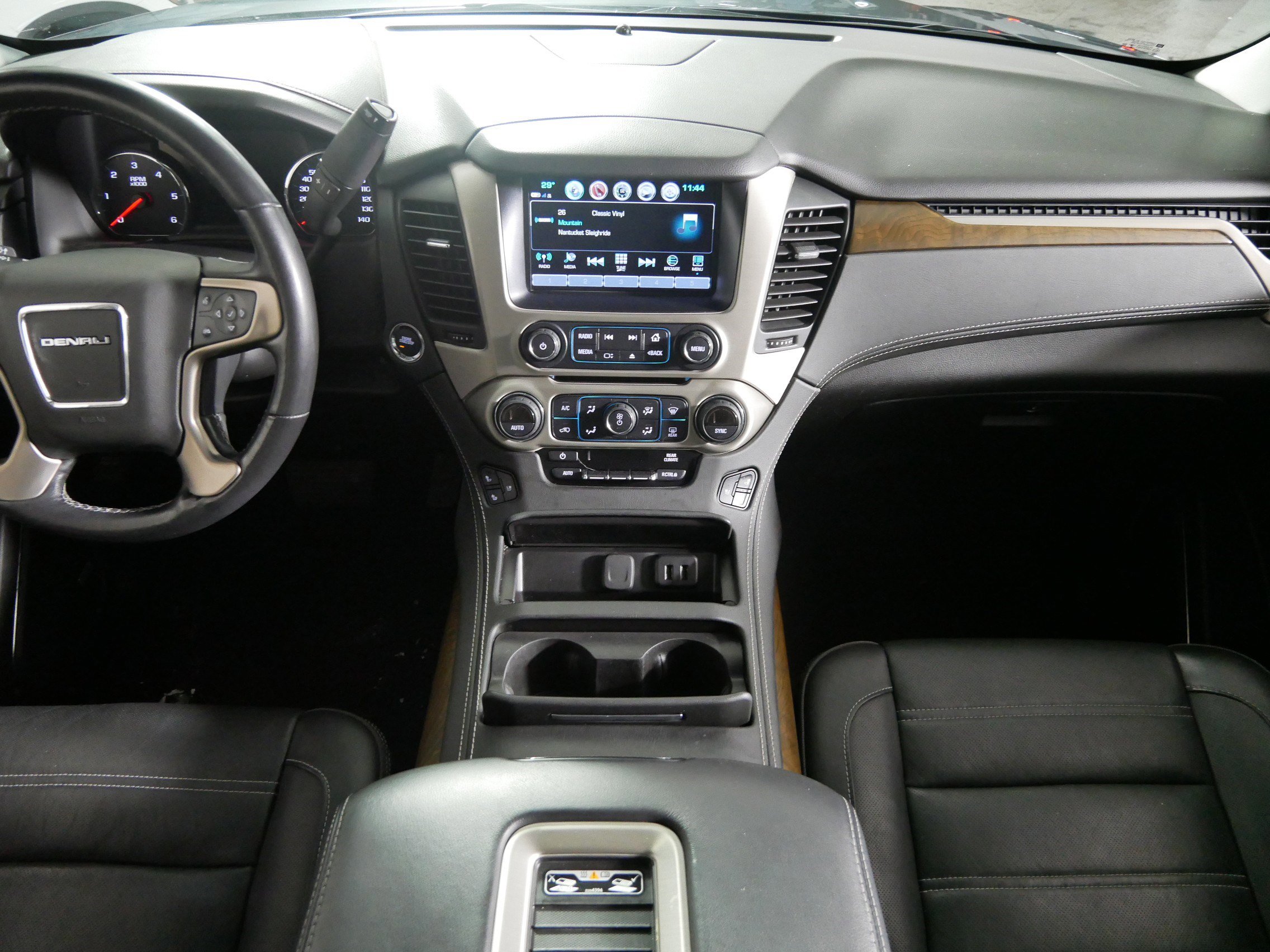 Used 2019 GMC Yukon Denali w/ Denali Ultimate Package image 10