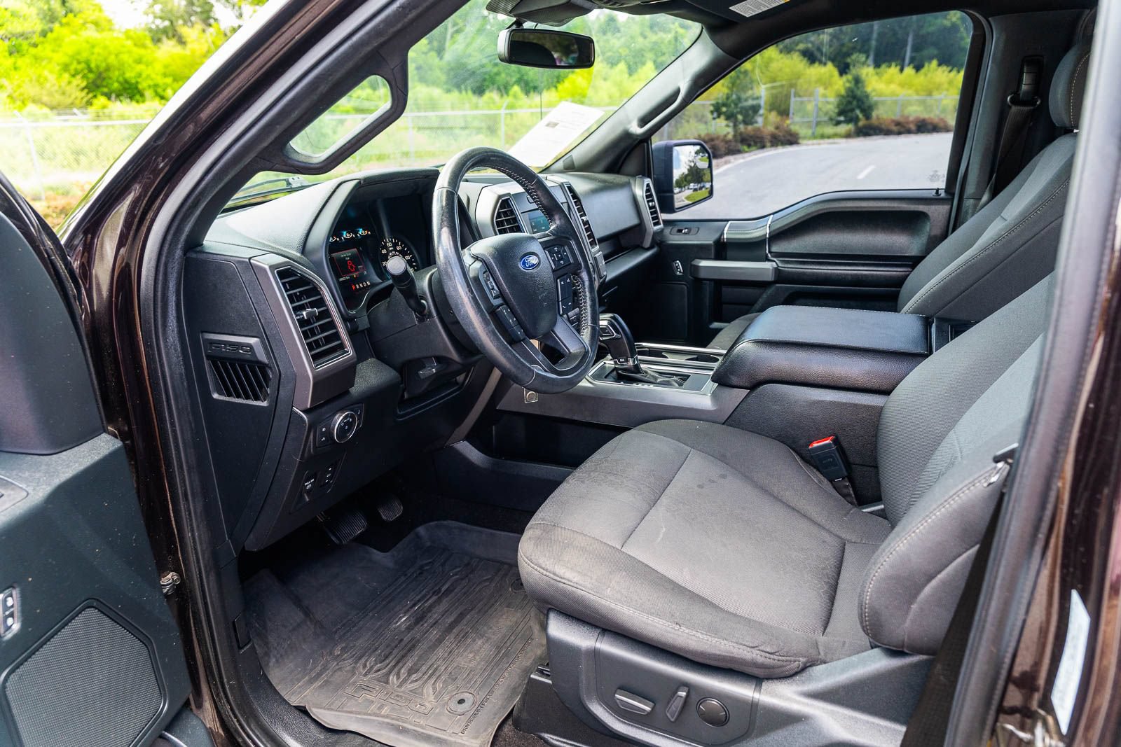 Used 2020 Ford F150 XLT w/ Equipment Group 302A Luxury AWD/4WD image 17