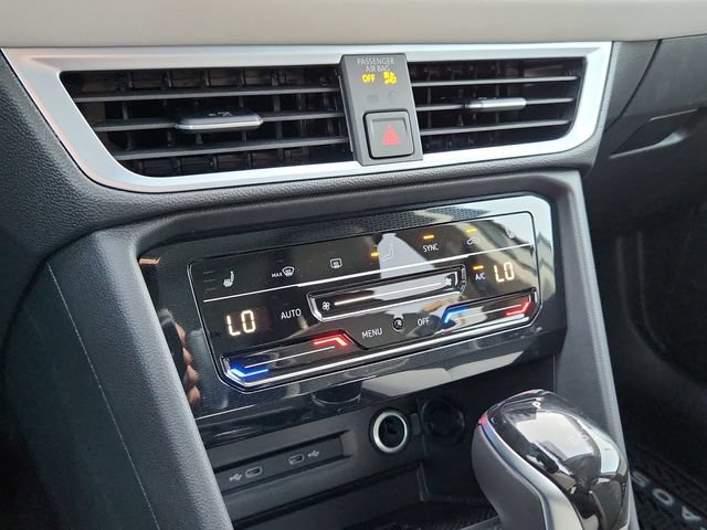 New 2026 Volkswagen Taos SE AWD/4WD image 16