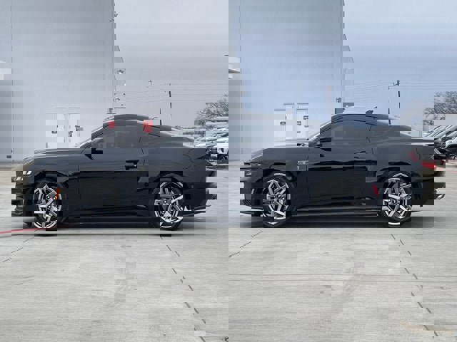 Used 2024 Ford Mustang GT Premium image 3